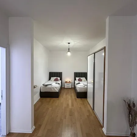Διαμέρισμα Kristal Apartament2 Τίρανα