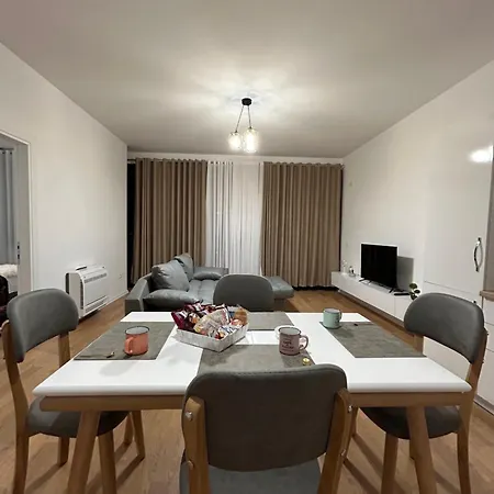 Kristal Apartament2 Τίρανα